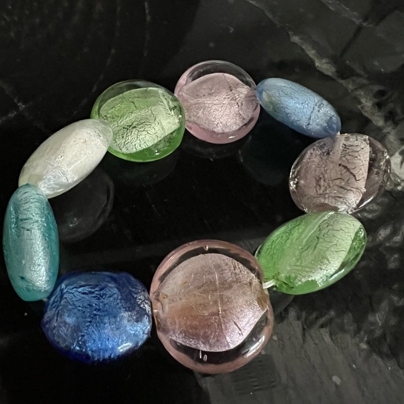 Colorful Glass Bead Bracelet - Picture 3 of 8